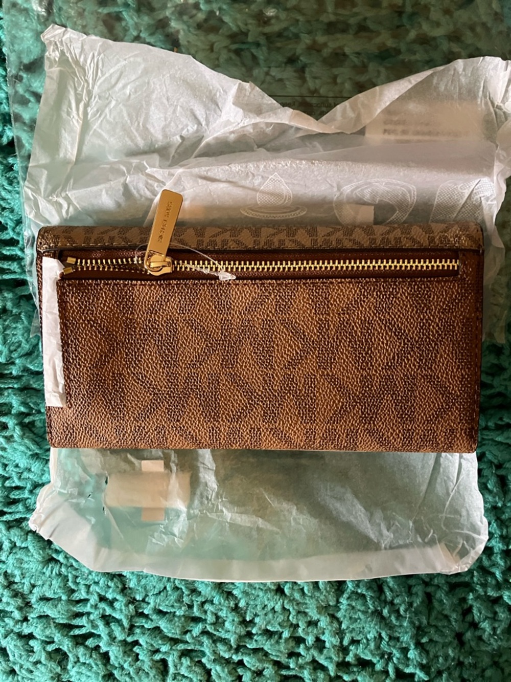 Michael Kors Jet Set Collection Lg Signature Logo Tri-Fold Wallet - Picture 3 of 7